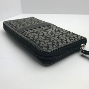 COACH Slim Accordion Zip Wallet
